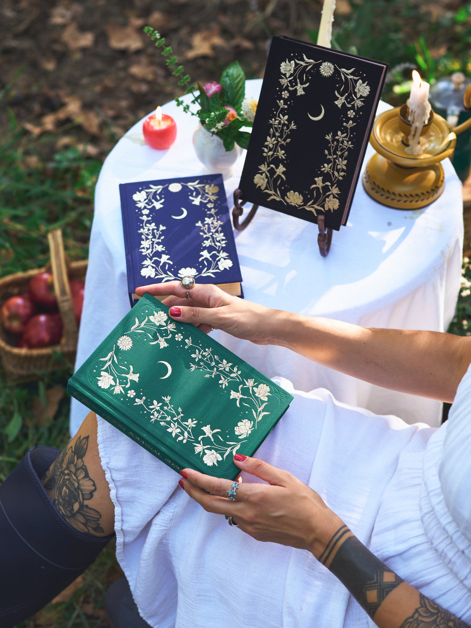 Moon Journal - 2026 Planner- Vintage green edition
