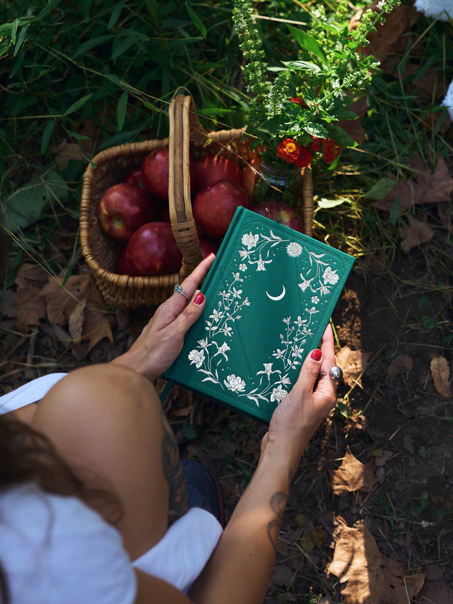 Moon Journal - 2026 Planner- Vintage green edition